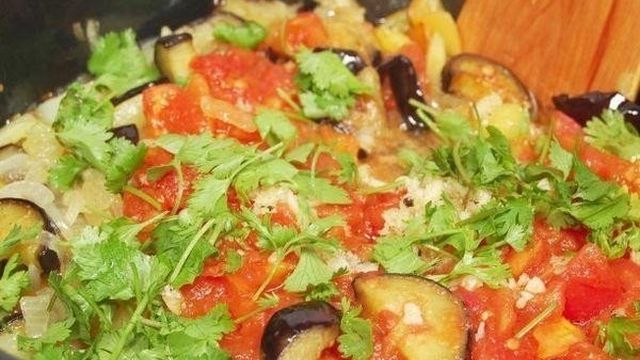 10 лучших пошаговых рецептов баклажанов с помидорами на зиму
